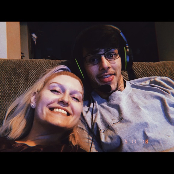 Meet your Posher, Taylor - Picture 2 of 3